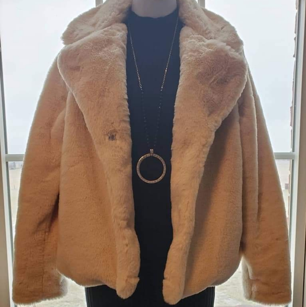 Women's Jacket Size XS Cream Fur